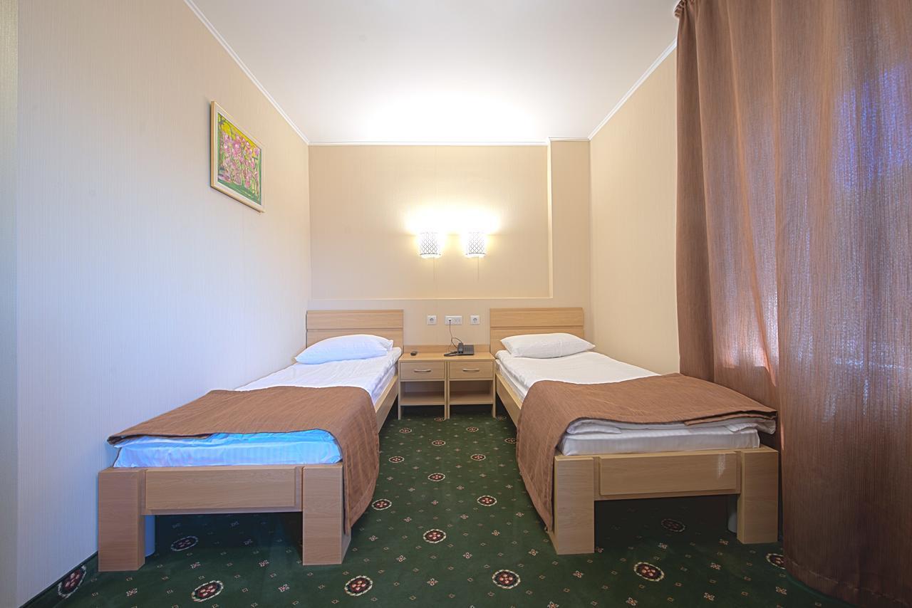 Advenus Hotel Lviv Exterior photo