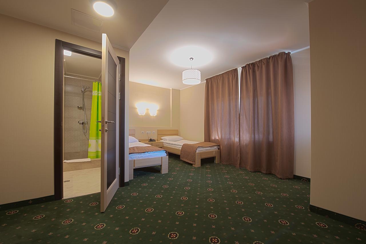 Advenus Hotel Lviv Exterior photo
